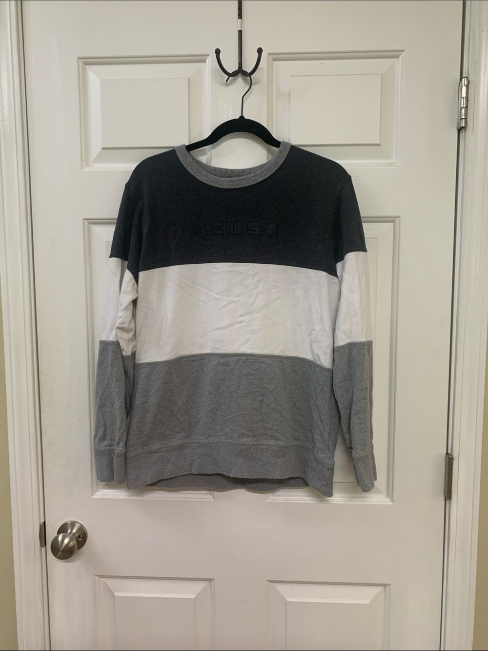 American Eagle Men's Colorblock Crewneck Sweater - Gray/White/Black Size M